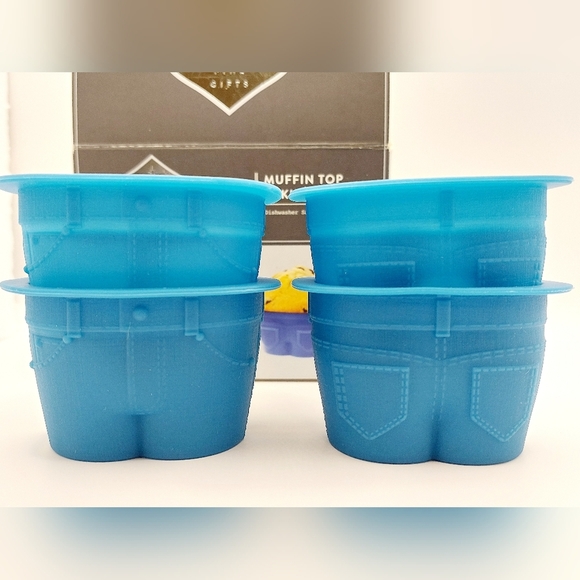 Dashing Gifts Silicone Cupcake Baking Cups‎ | Muffin Tops Set of 4 - Picture 4 of 5